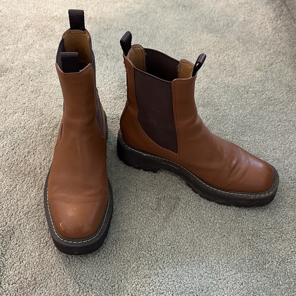 Size 6 worn but in good condition, Sam Edelman boots - Picture 3 of 5